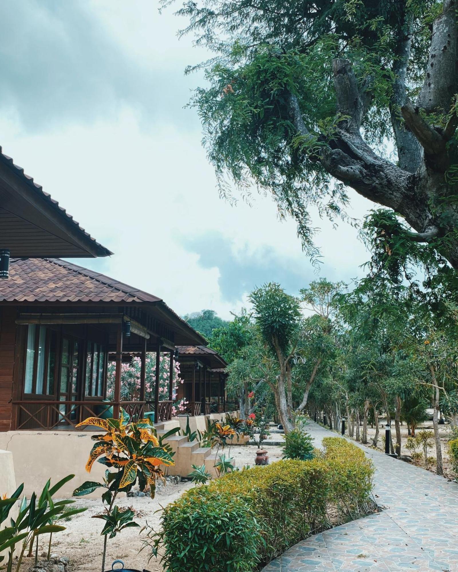 Sylvia Beach Villa Labuan Bajo Exterior photo